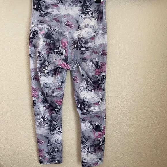 Lululemon Wunder Under Crop II Floral - size 6‎ high rise - Picture 1 of 11